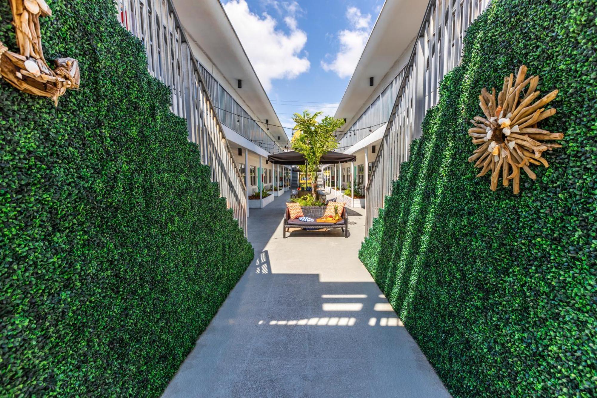 Seaside All Suites Hotel Miami Beach Exterior photo